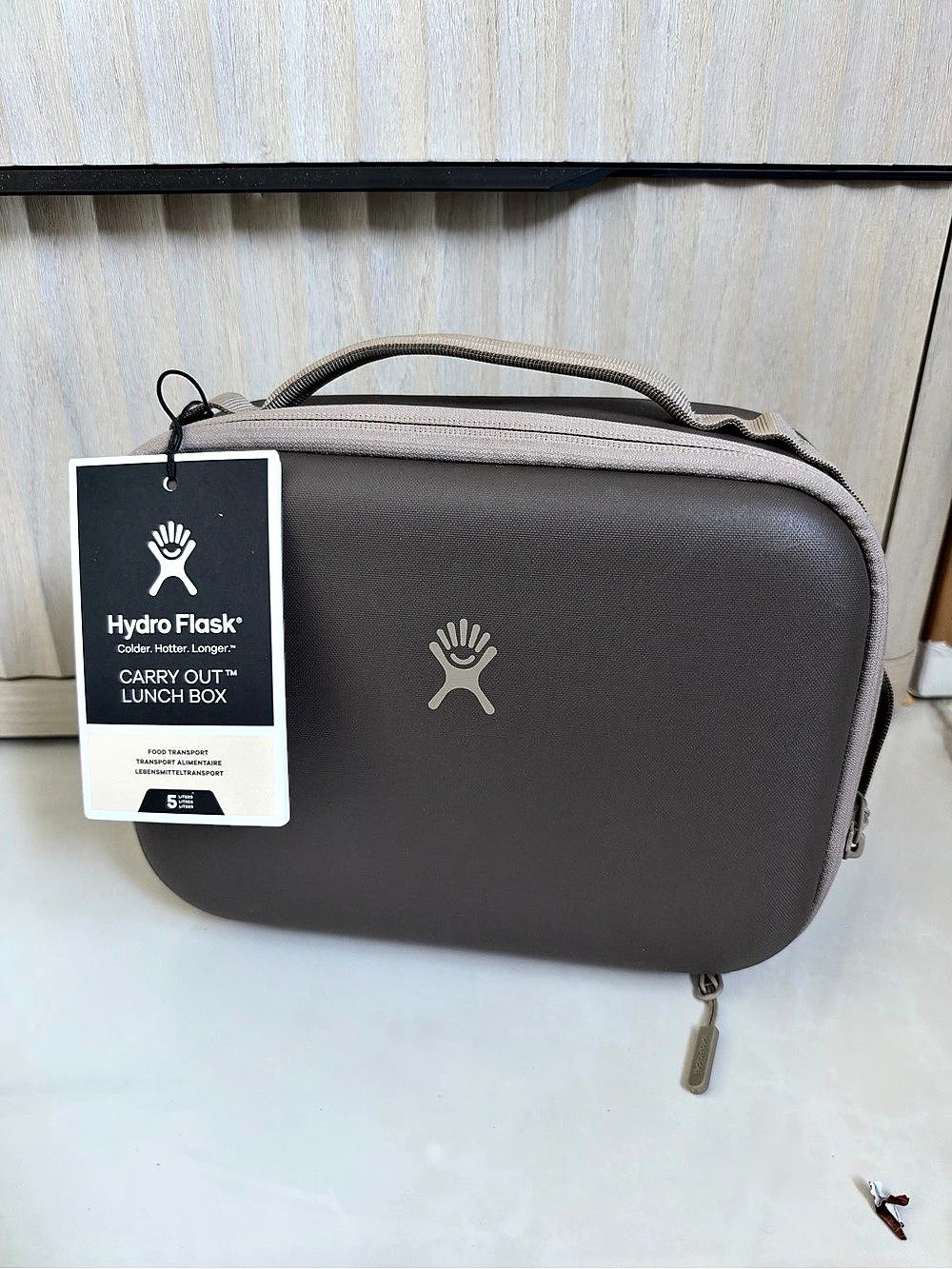 Hydro Flask Carry Out Lunch Box 5L Gray NWT Lunch Bag